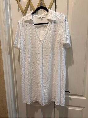Preston & York White Eyelet V-Neck Tunic